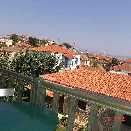 Nikos Apartments Afytos Bagian luar foto