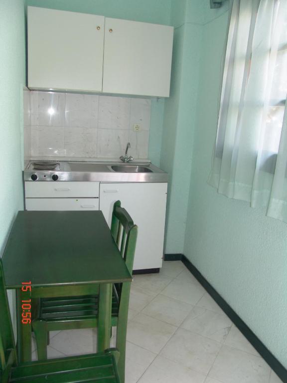 Nikos Apartments Afytos Ruang foto