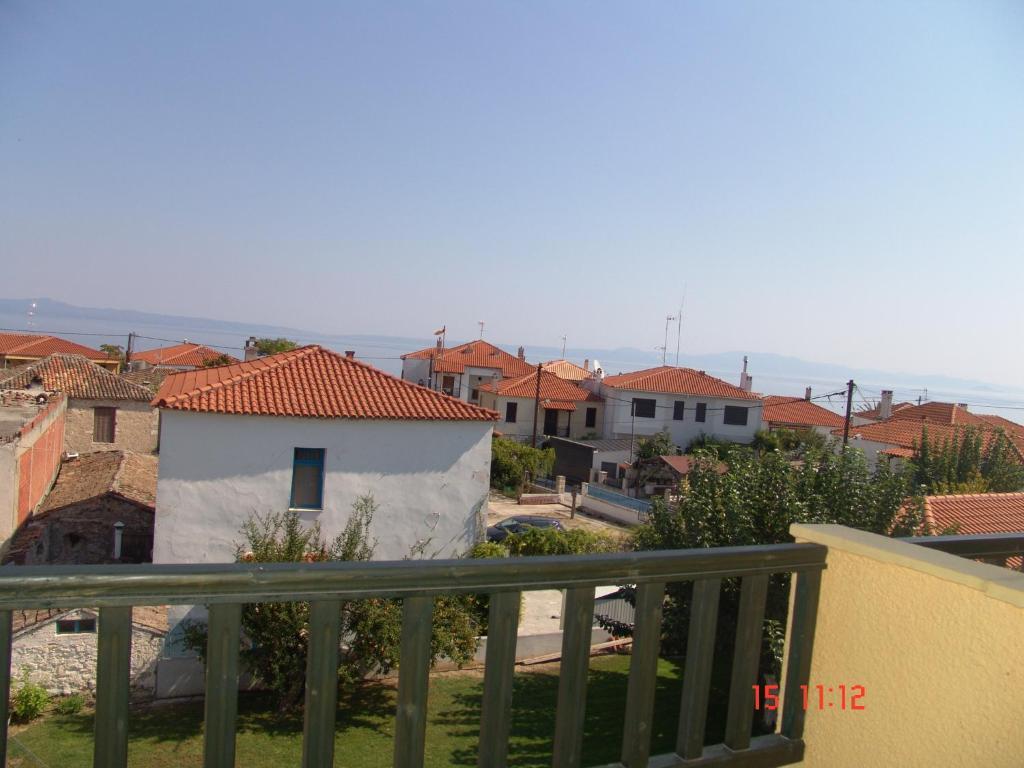 Nikos Apartments Afytos Bagian luar foto