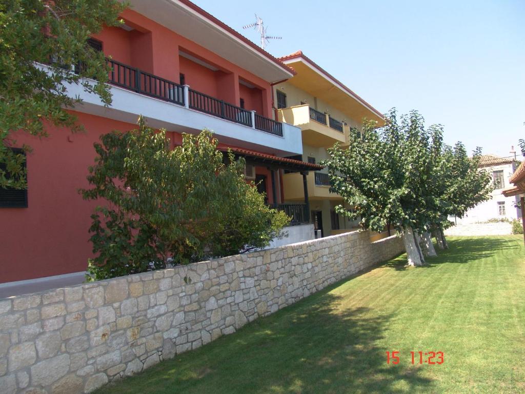 Nikos Apartments Afytos Bagian luar foto