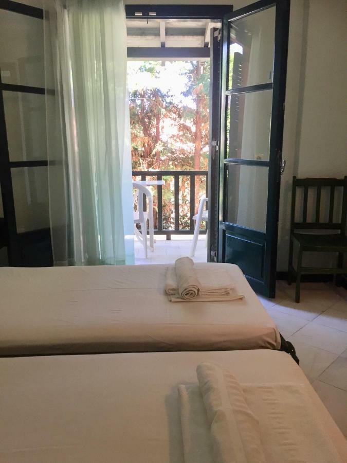 Nikos Apartments Afytos Bagian luar foto